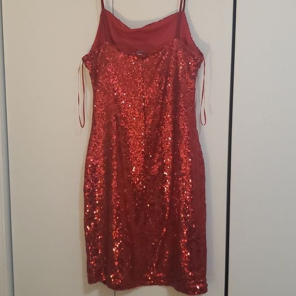 Red Mini Sequins Dress - Picture 4 of 9